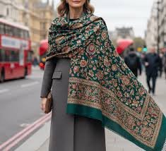 How to Wear a Pashmina Stole Professionally