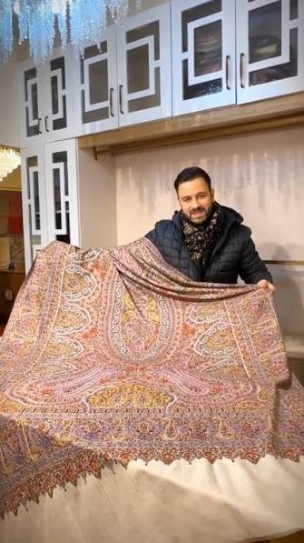 where to buy original pashmina shawl in delhi
