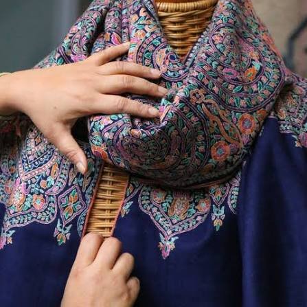how to style solid color pashmina stoles