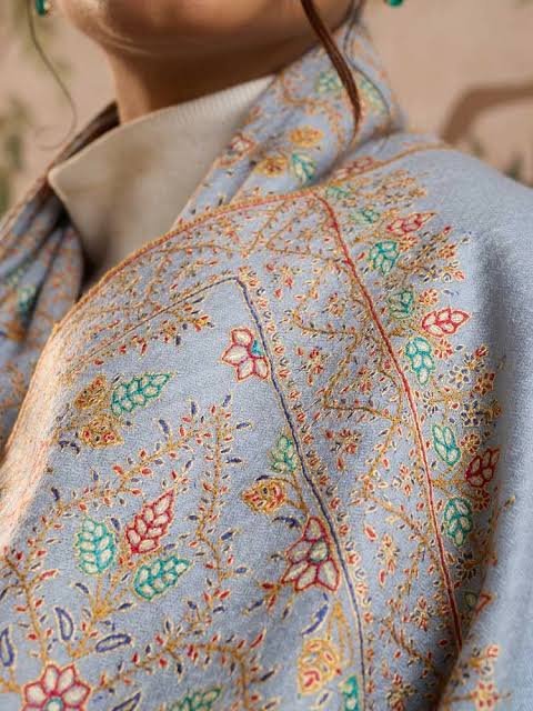 is pashmina itchy