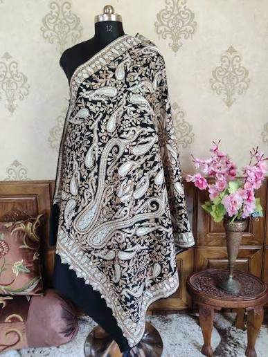 tilla embroidery pashmina shawl close-up